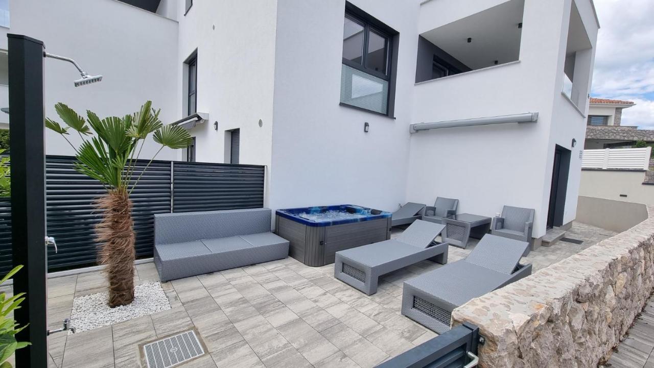 Bartol Luxury Apartments Krk Croatia, With Own Hot Tub - Whirlpool Krk Town Bagian luar foto