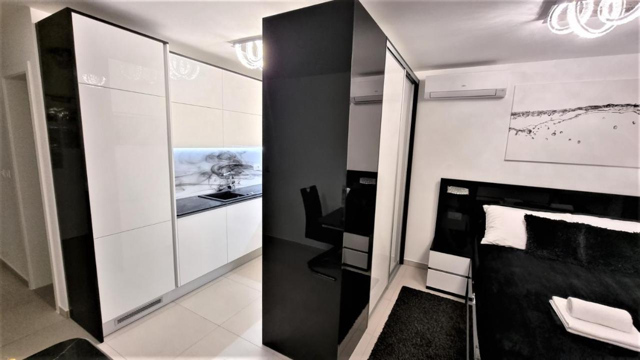 Bartol Luxury Apartments Krk Croatia, With Own Hot Tub - Whirlpool Krk Town Bagian luar foto