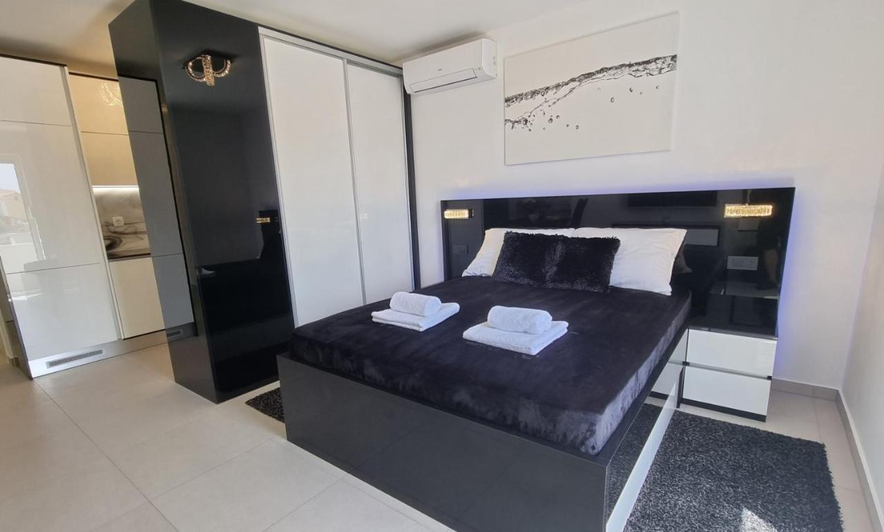 Bartol Luxury Apartments Krk Croatia, With Own Hot Tub - Whirlpool Krk Town Bagian luar foto