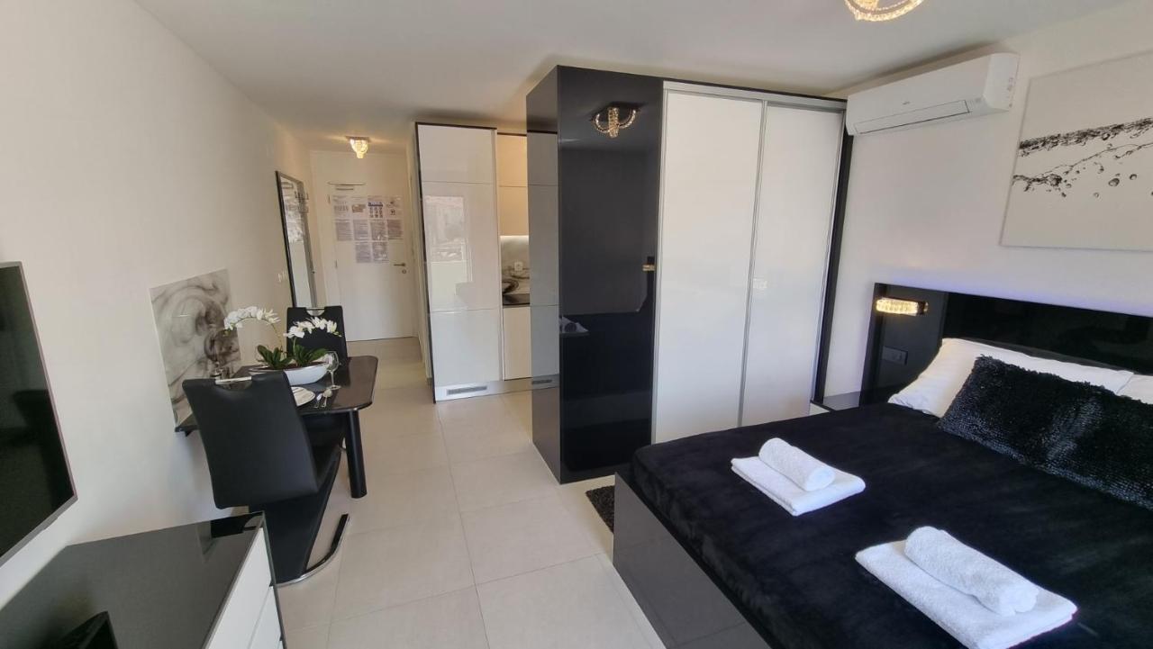 Bartol Luxury Apartments Krk Croatia, With Own Hot Tub - Whirlpool Krk Town Bagian luar foto