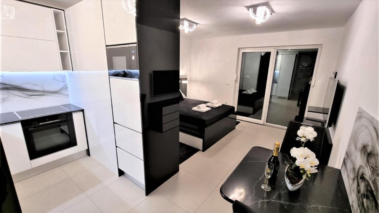 Bartol Luxury Apartments Krk Croatia, With Own Hot Tub - Whirlpool Krk Town Bagian luar foto