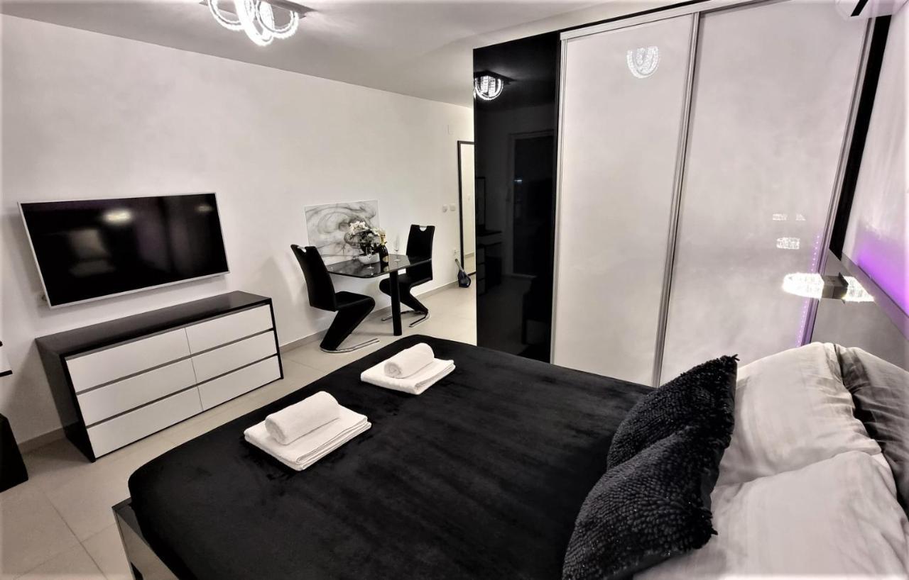 Bartol Luxury Apartments Krk Croatia, With Own Hot Tub - Whirlpool Krk Town Bagian luar foto