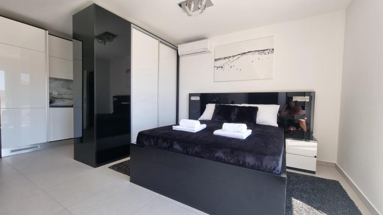 Bartol Luxury Apartments Krk Croatia, With Own Hot Tub - Whirlpool Krk Town Bagian luar foto