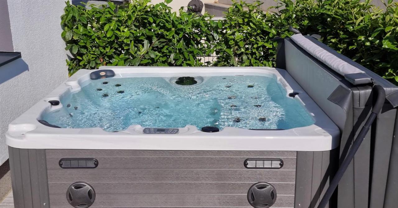 Bartol Luxury Apartments Krk Croatia, With Own Hot Tub - Whirlpool Krk Town Bagian luar foto
