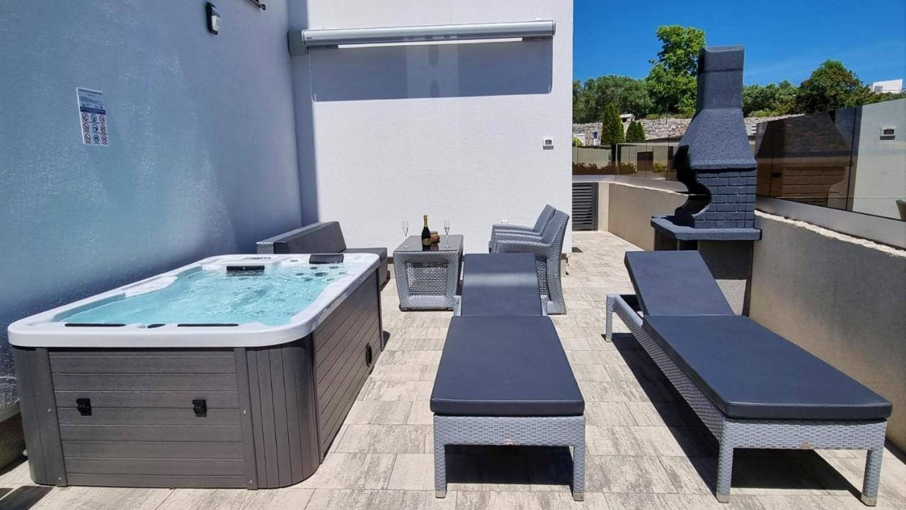 Bartol Luxury Apartments Krk Croatia, With Own Hot Tub - Whirlpool Krk Town Bagian luar foto