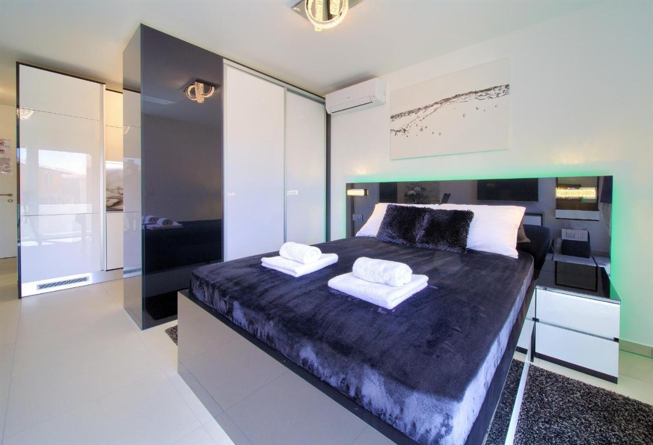 Bartol Luxury Apartments Krk Croatia, With Own Hot Tub - Whirlpool Krk Town Bagian luar foto