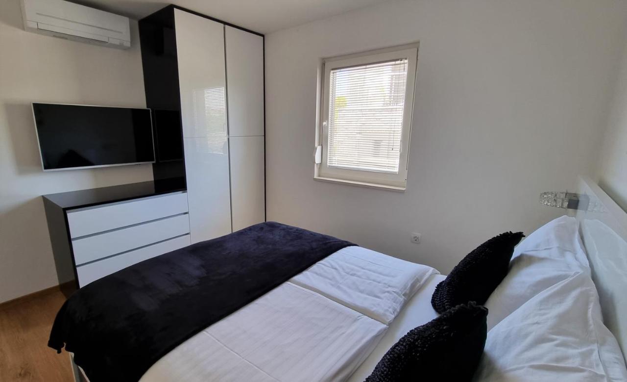 Bartol Luxury Apartments Krk Croatia, With Own Hot Tub - Whirlpool Krk Town Bagian luar foto